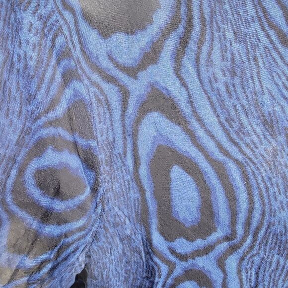 Diane von Furstenberg Dark Blue & Black Woodgrain Print Silk blouse top size 8 - Picture 5 of 10